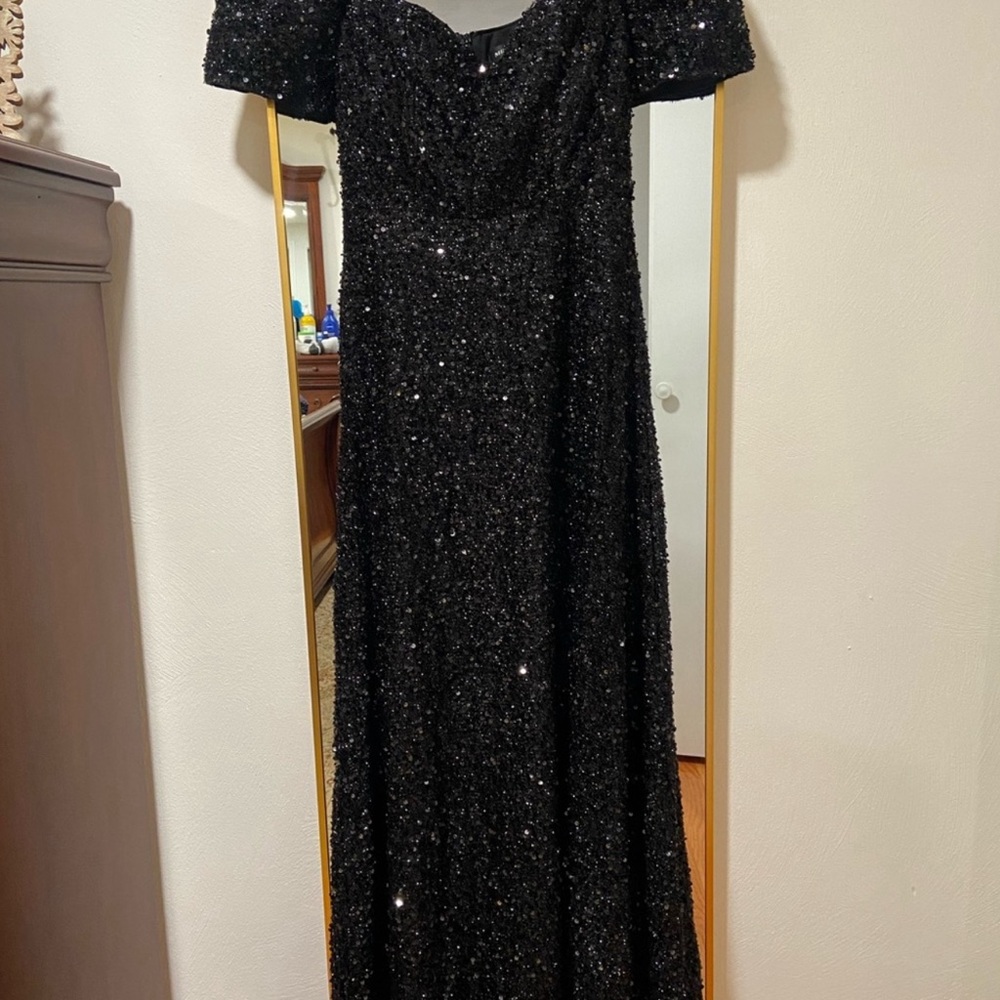 Elegant Black Maxi Dress - Picture 8 of 10